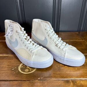 Nike SB Blazer Court Mid Premium “Warning Label” Shoe Mens 10.5 Summit White NEW